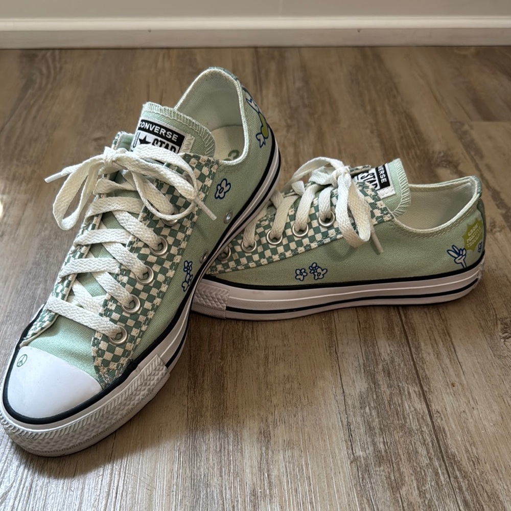 CHUCK TAYLOR ALL STAR LOW 'GOOD VIBES' sz 7 Women’s EUC